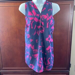 NEW banana republic printed blouse with adjustable tie at neckline